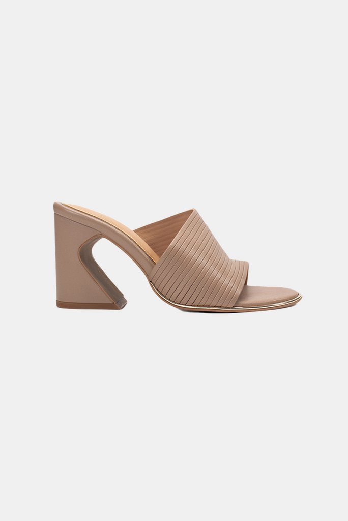 Designer, Leather, Heels, Footwear, Shoes, Luxury, Premium, Office Wear, Partywear,  Casual, Stylish, Evening Wear, Modern, Classic, Comfortable, Sustainable,   Block Heels, Soft & Comfortable Heels, High Heels, Mules