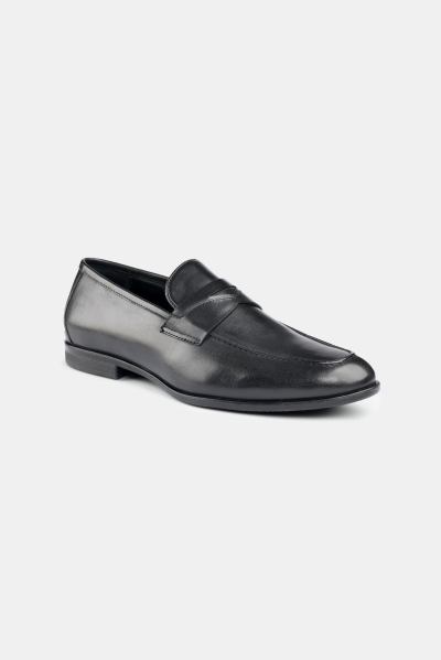 Designer, Leather,  Footwear, Loafers, Shoes, Luxury, Premium, Office Wear, Everyday wear, Flats, Casual, Stylish,  Modern, Classic, Comfortable, Sustainable, Formal Loafer, Men's Footwear , Men's Loafer, Heel Your Sole